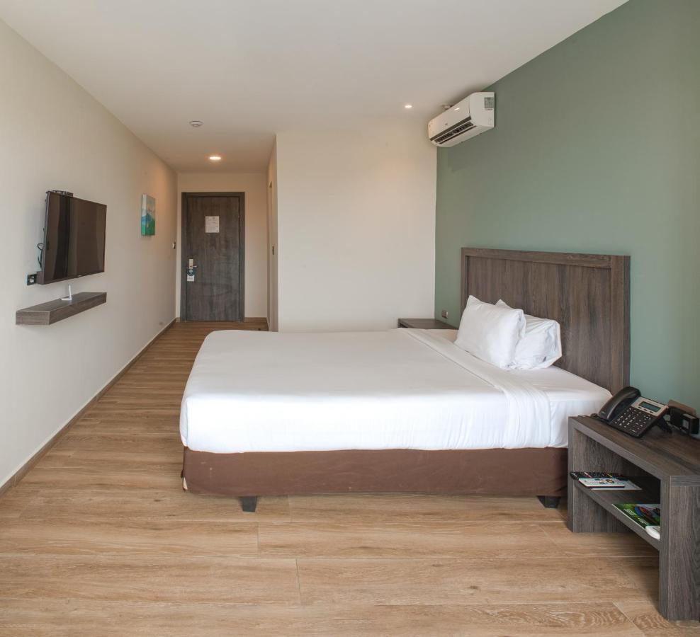 REEC Machala by Oro Verde Hotels Exterior foto